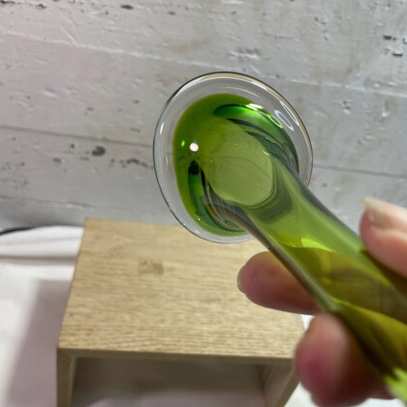 Golden Crown E&R Sweden Green Clear Art Glass Tulip Shape Bud Vase with Label - Picture 7 of 11